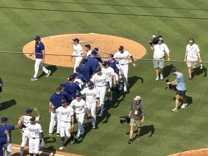 “ロサンゼルス”